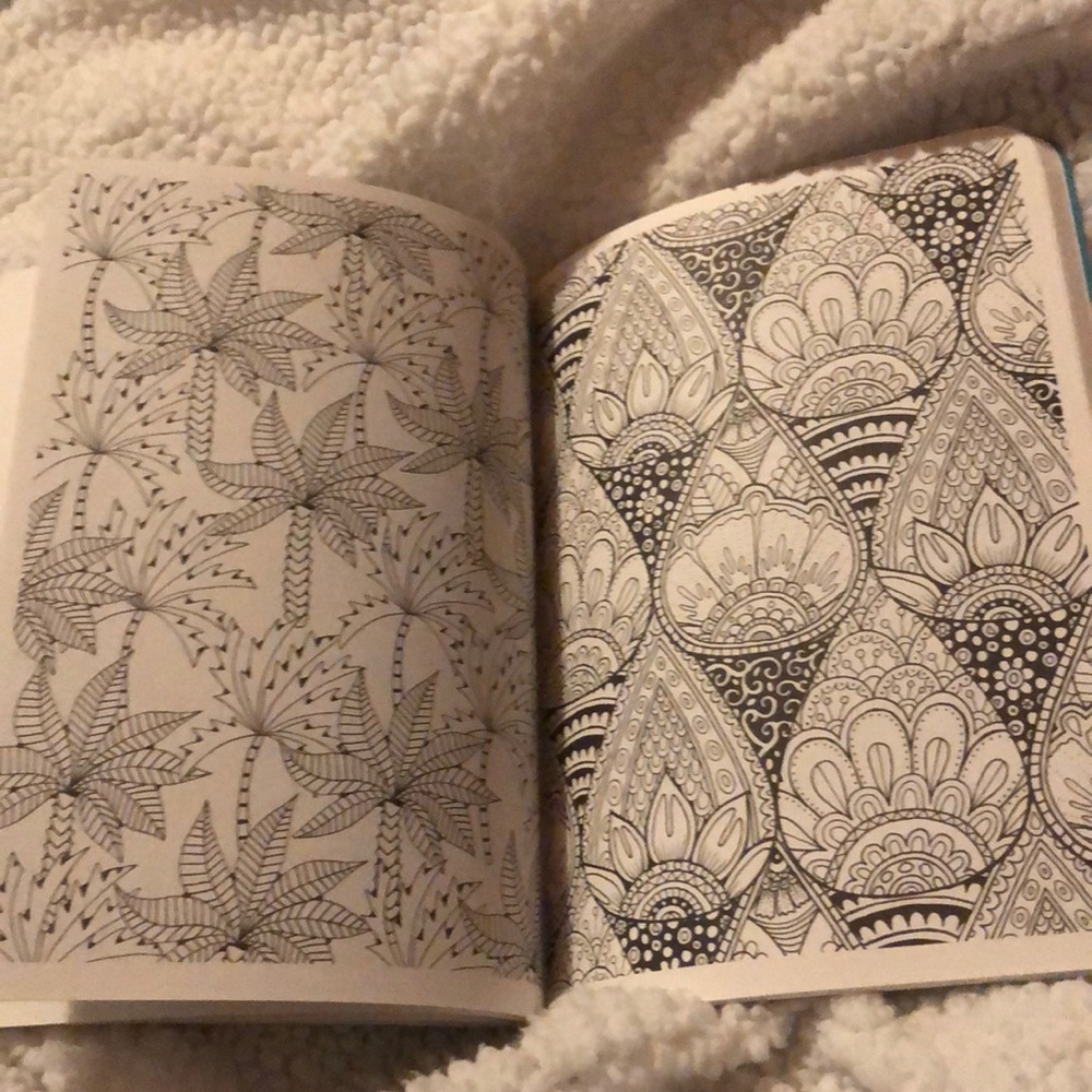 🔴Posh Coloring Book - Picture 6 of 10